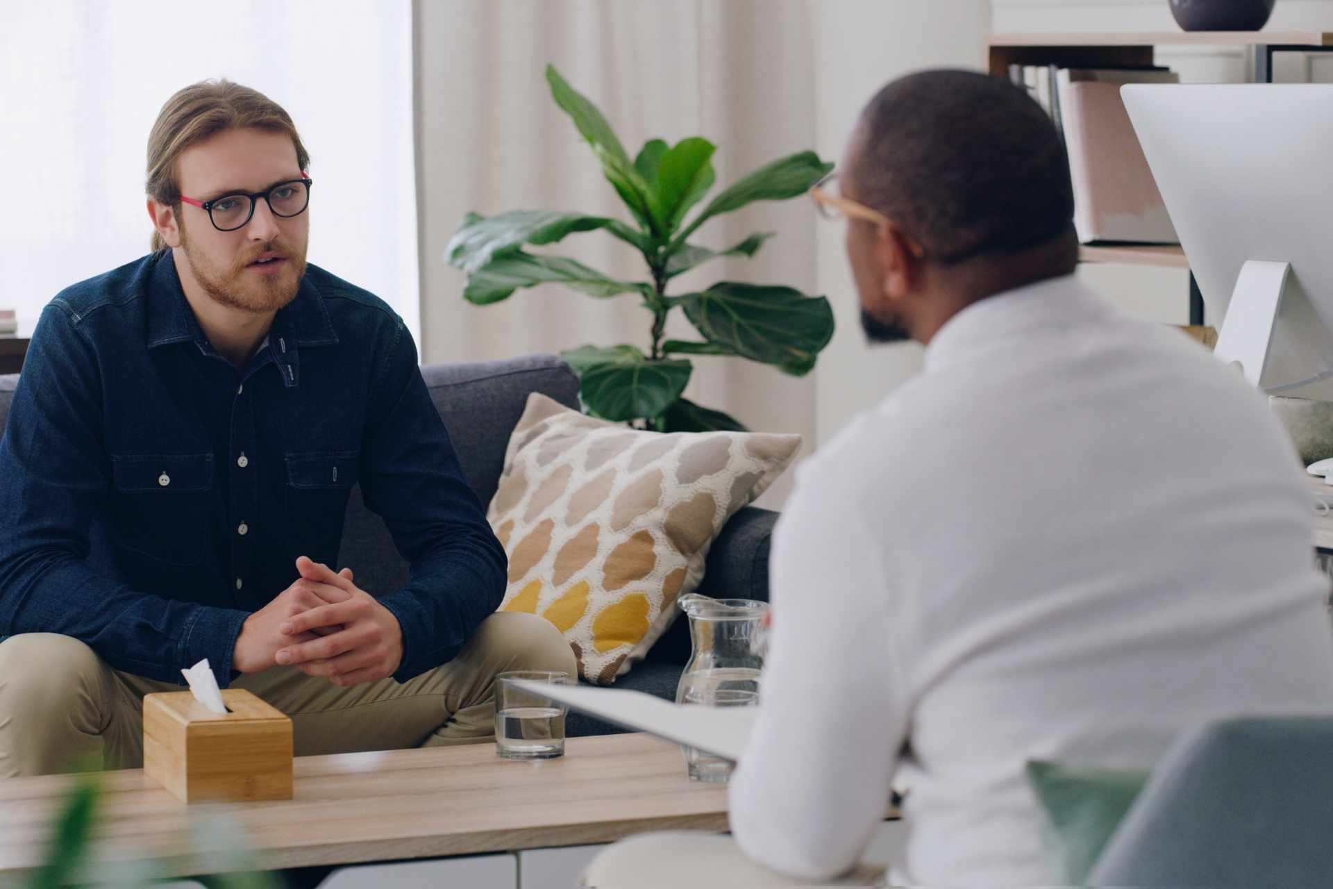 recovery-counseling-for-prescription-drug-addiction-ohio A young adult discusses recovery goals during counseling for prescription drug addiction treatment in Ohio.